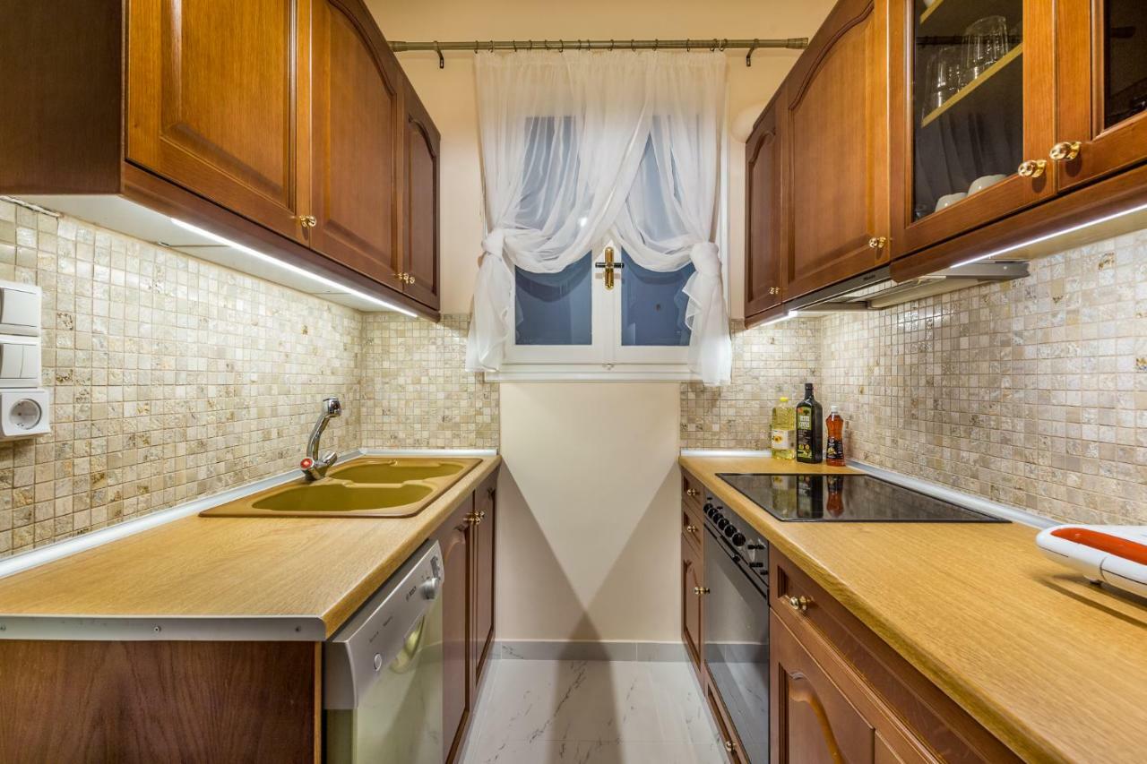Chic Flat In Kolonaki Next To American Embassy 아테네 외부 사진